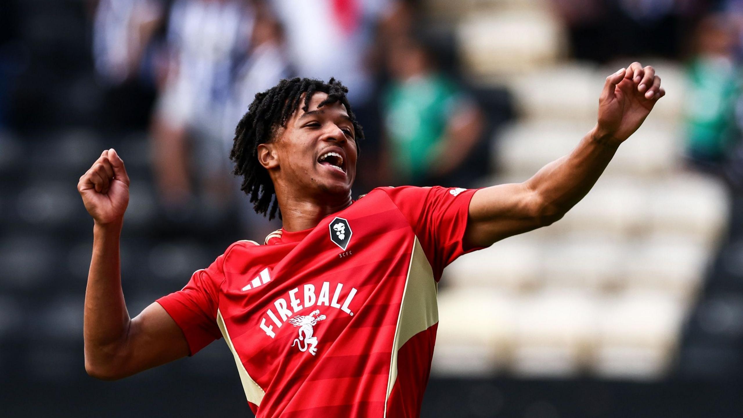 AFC Fylde sign Salford winger Malcolm on loan