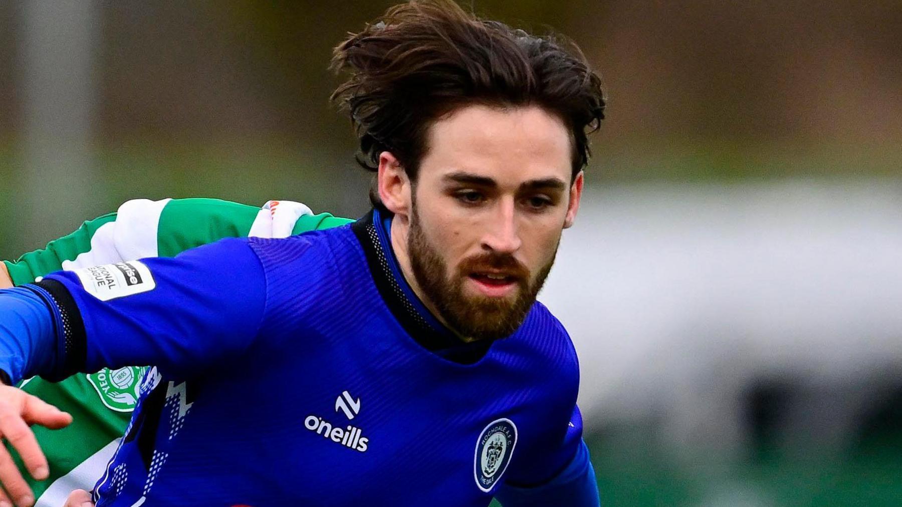 Altrincham sign ex-Rochdale midfielder Barlow
