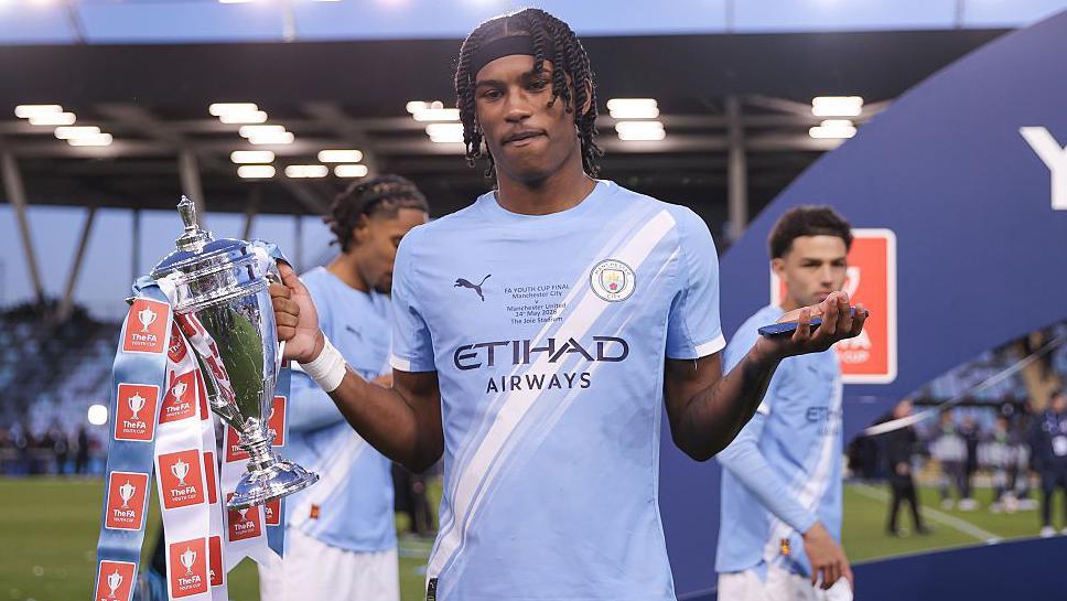 Cologne sign Heskey from Man City