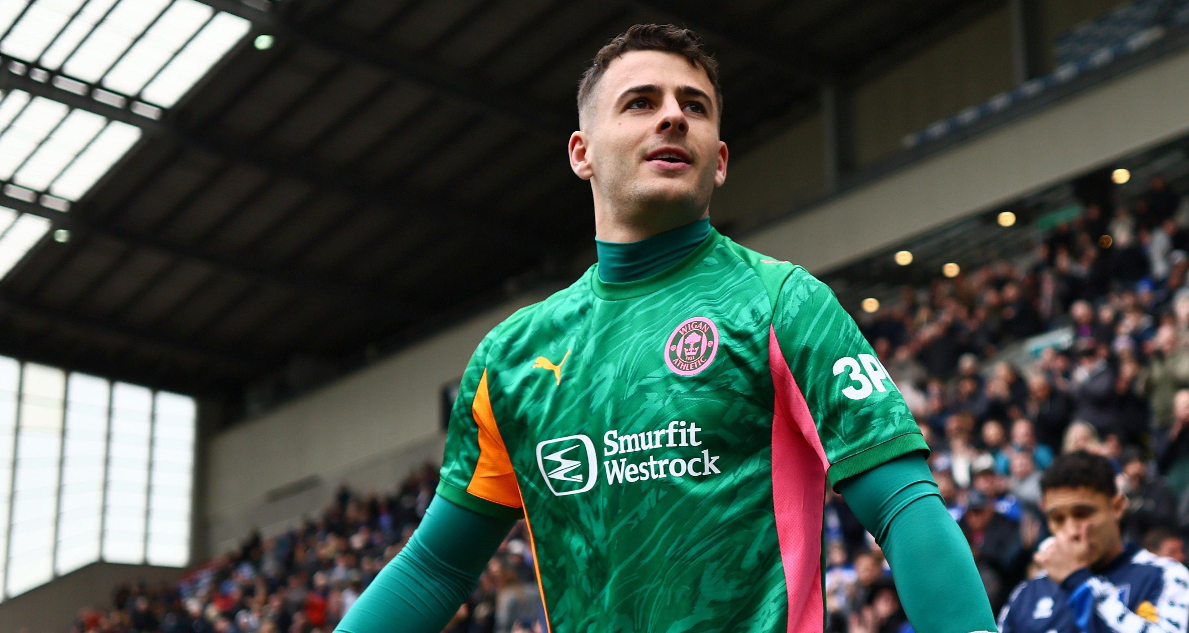 Goalkeeper Tickle joins Bristol City from Wigan