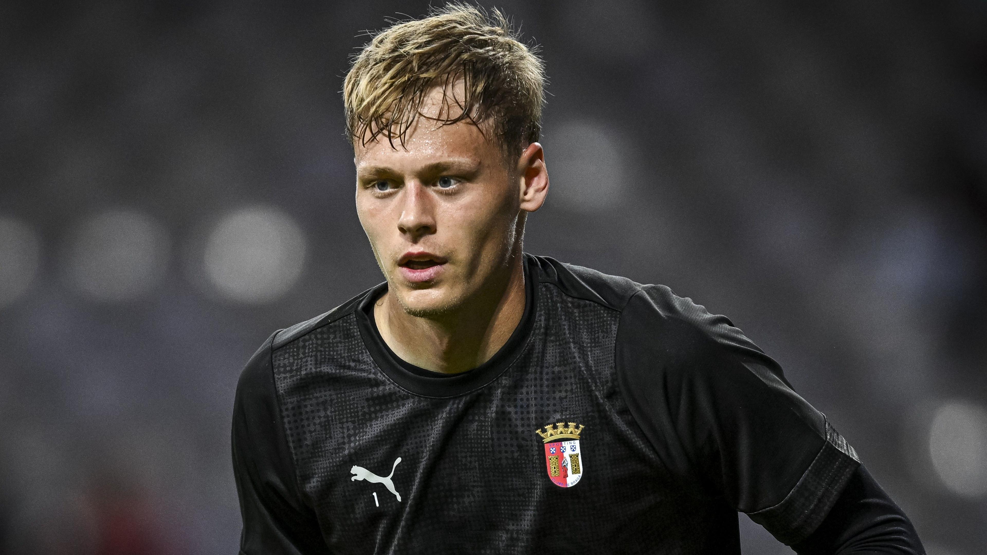 Newcastle sign Braga keeper Hornicek for £25.7m