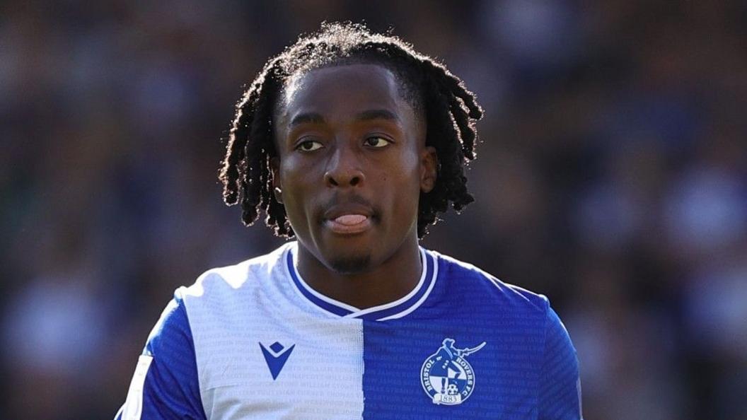 Southend sign forward Omochere on season-long loan