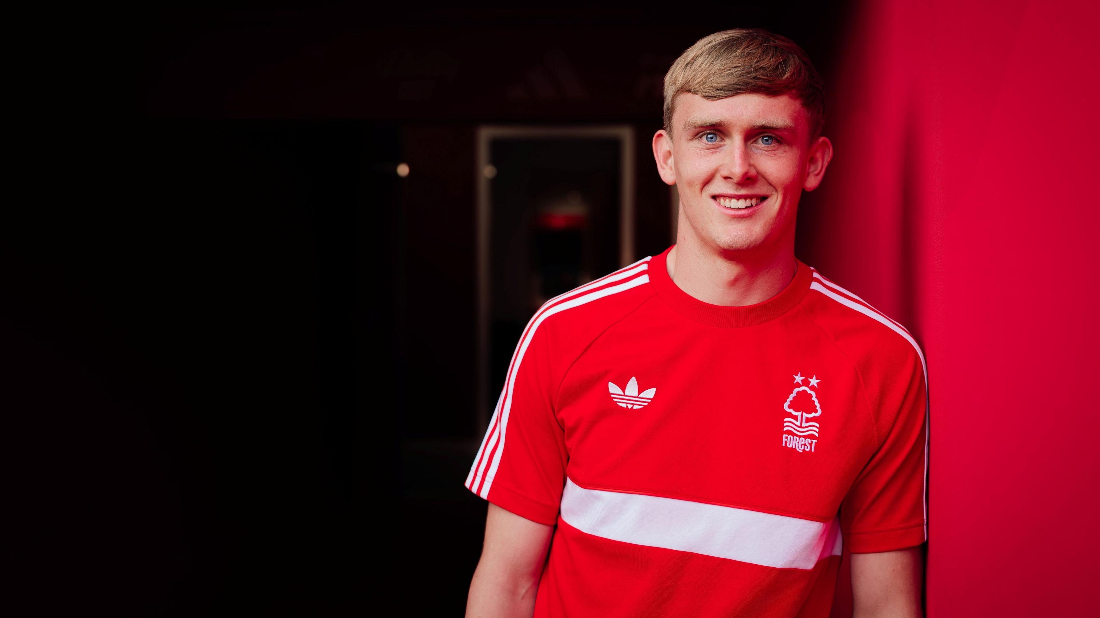 Striker Noonan agrees to join Forest