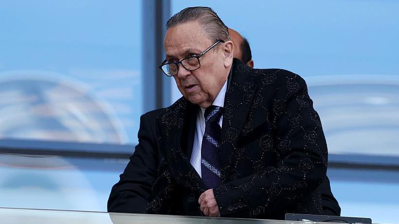 Sullivan steps down at West Ham in wake of allegations