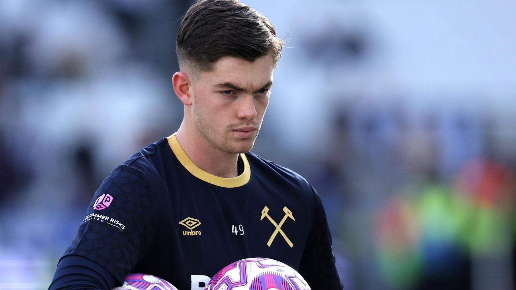 West Ham goalkeeper Hegyi joins Sparta Prague