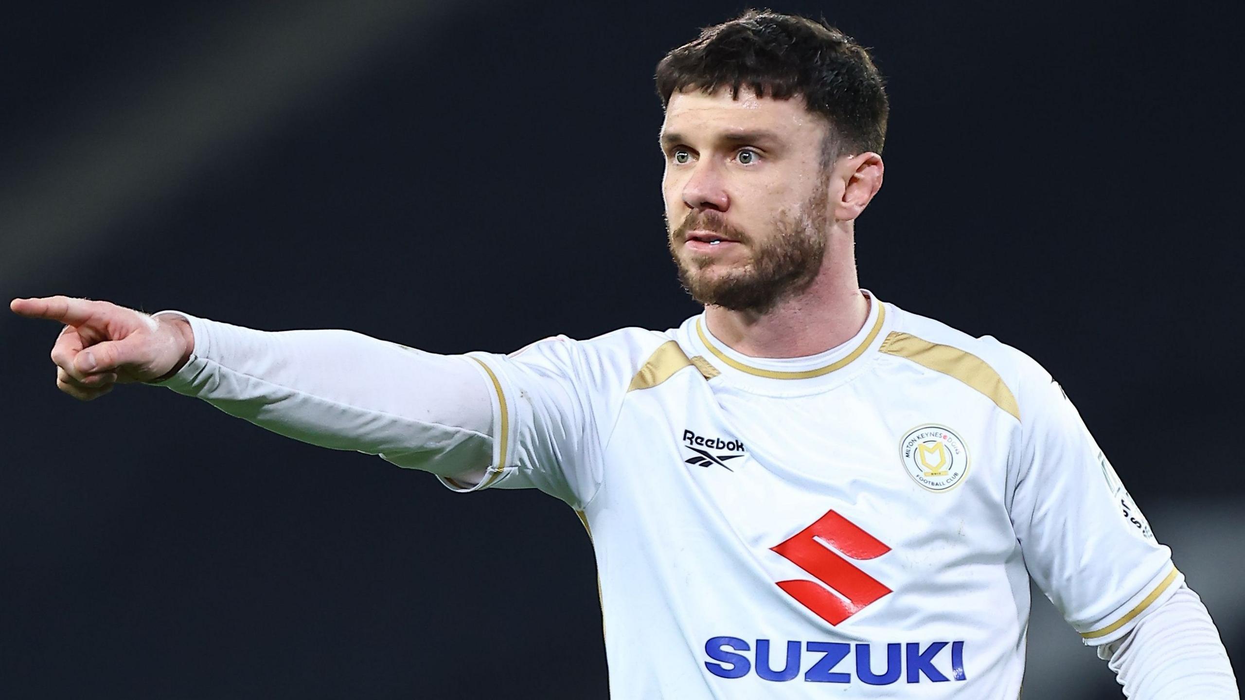 Wigan sign ex-Republic of Ireland striker Hogan