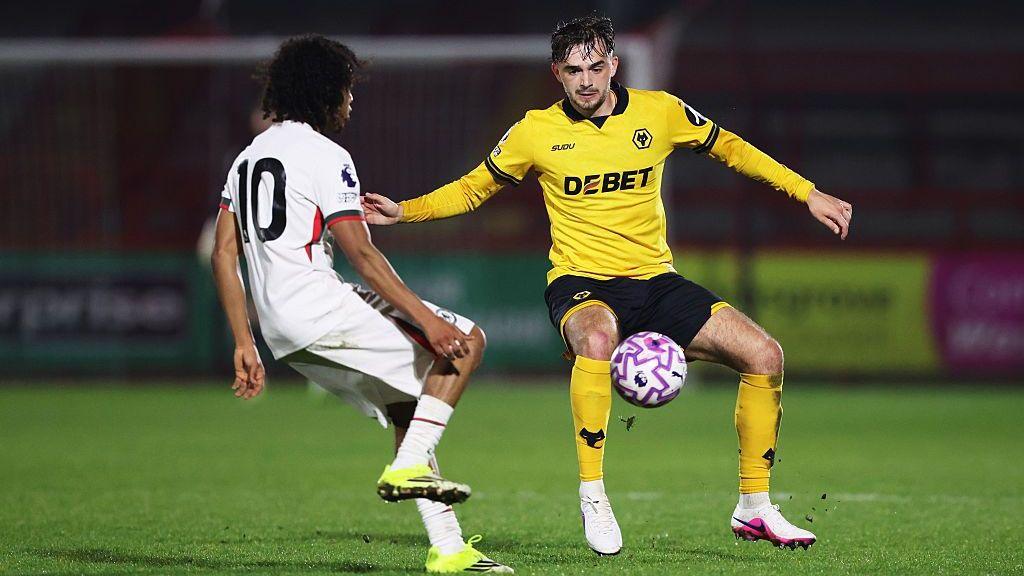 Worthing sign ex-Man City and Wolves youngster